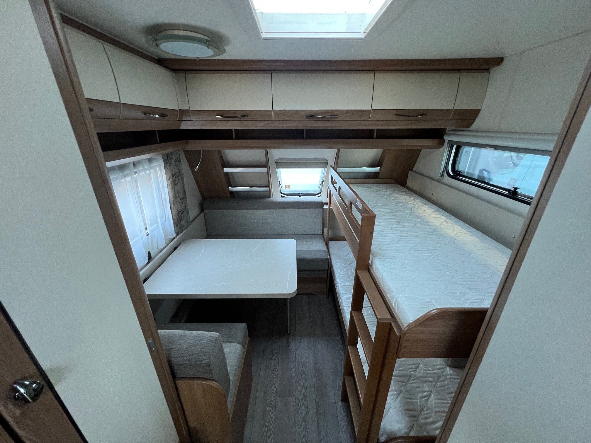 HOBBY 515 UHK LUXE (15)