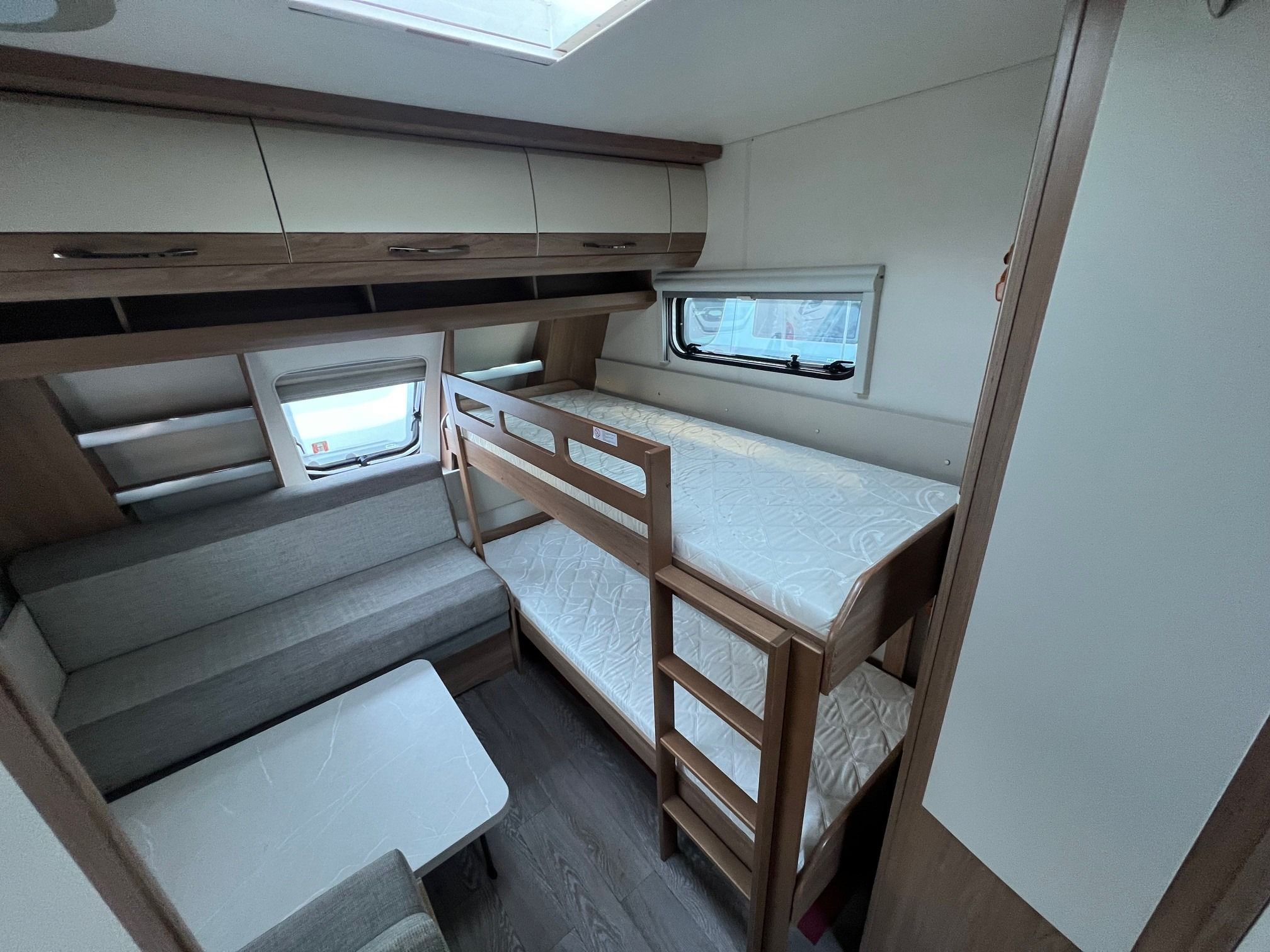 HOBBY 515 UHK LUXE (6)