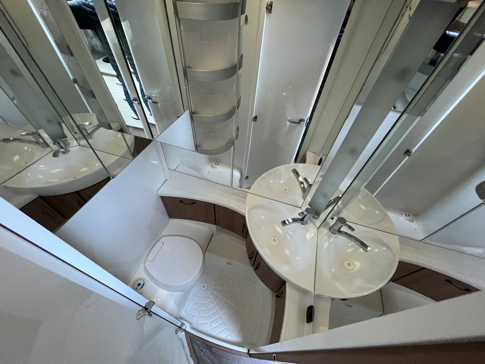 HOBBY 515 UHK LUXE (9)